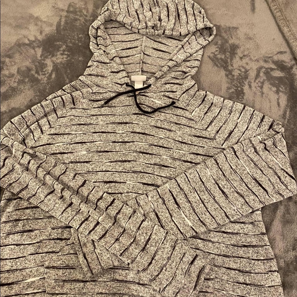 Cropped shirt with hood
